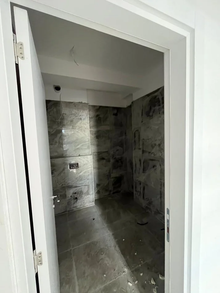 Tirane, shitet apartament 2+1 Kati 1, 120 m² 120.000 € (Rruga Gryka e Kaçanikut, Univers City)