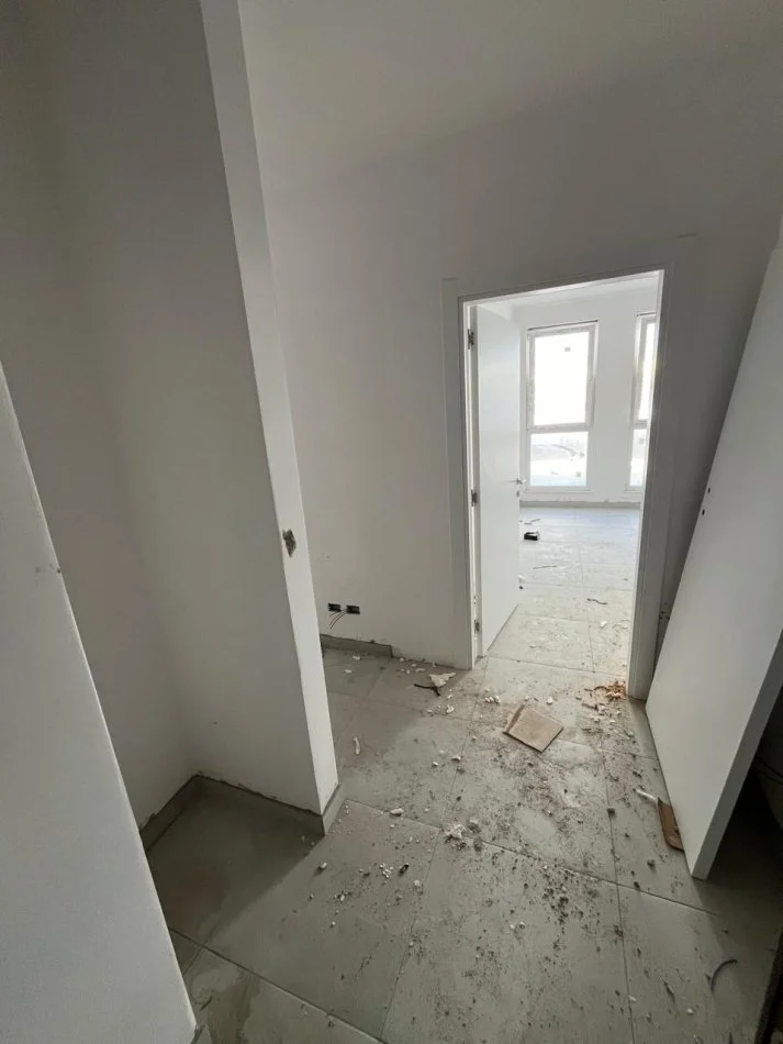 Tirane, shitet apartament 2+1 Kati 1, 120 m² 120.000 € (Rruga Gryka e Kaçanikut, Univers City)