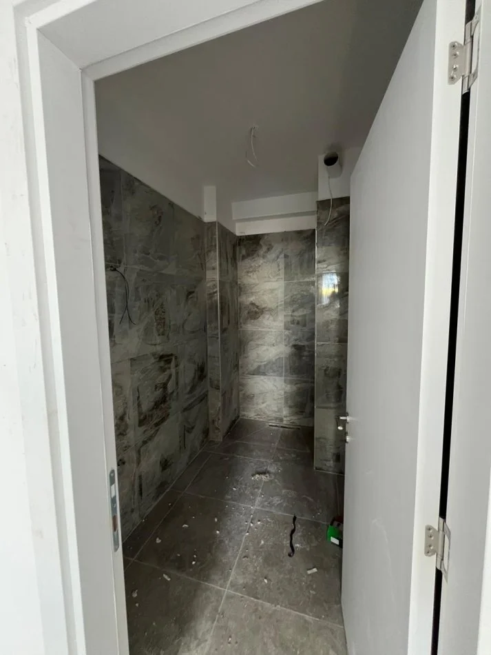 Tirane, shitet apartament 2+1 Kati 1, 120 m² 120.000 € (Rruga Gryka e Kaçanikut, Univers City)