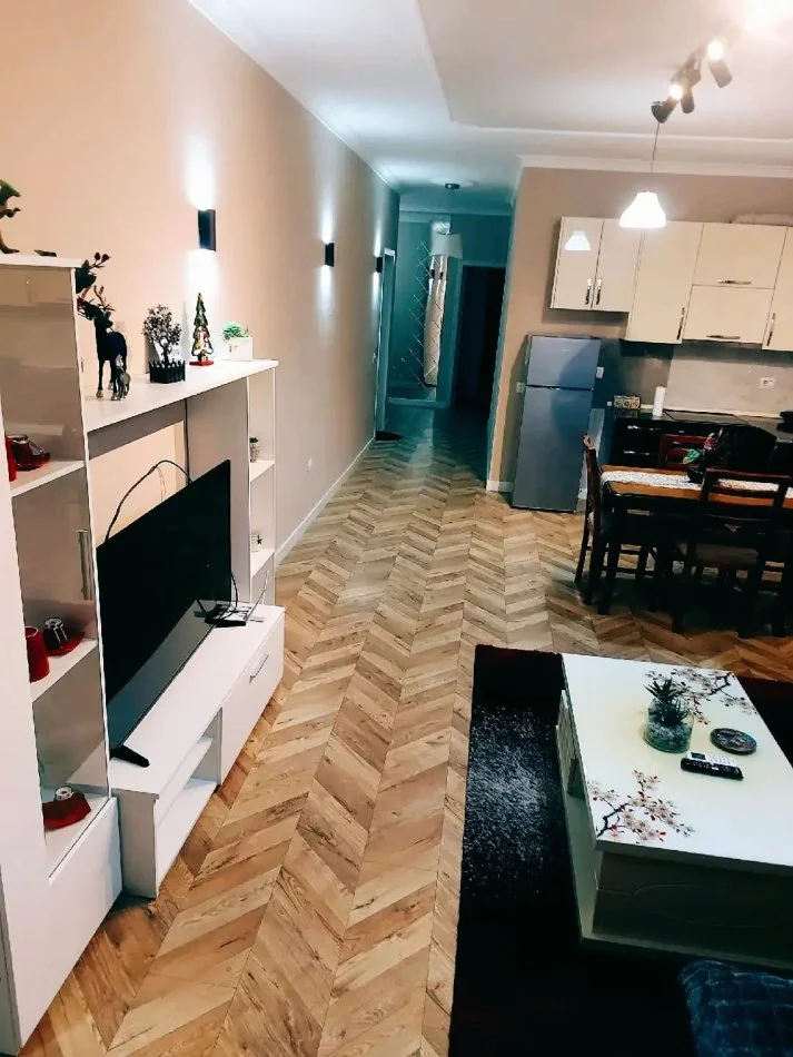 Tirane, jepet me qera apartament 2+1+Aneks+Ballkon Kati 1, 200 m² 900 € (Kopshti Zoologjik)