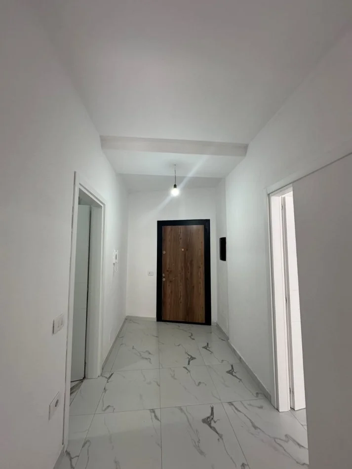 Tirane, jepet me qera apartament 2+1+Ballkon Kati 4, 100 m² 500 € (Astir)
