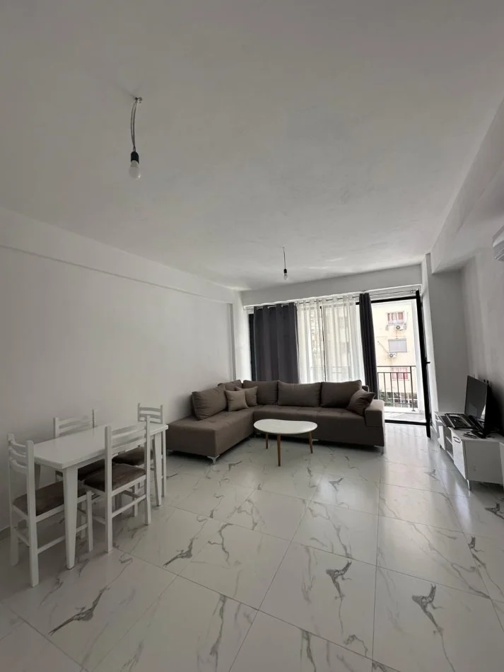 Tirane, jepet me qera apartament 2+1+Ballkon Kati 4, 100 m² 500 € (Astir)