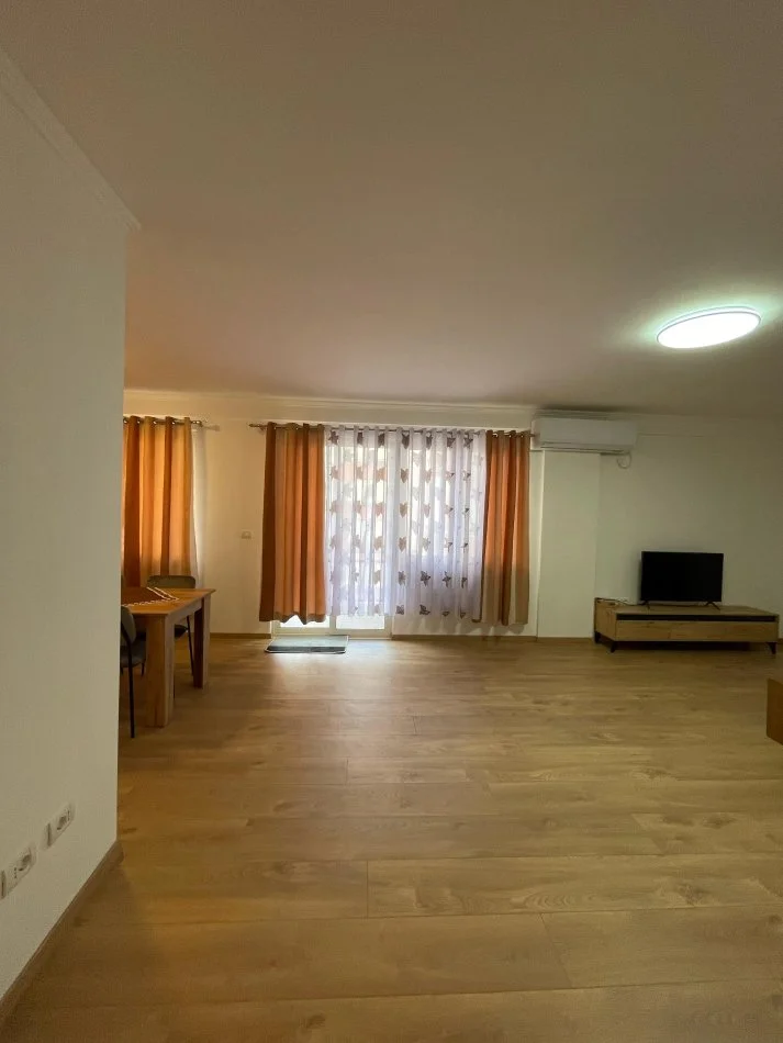 Tirane, jepet me qera apartament 3+1+Ballkon Kati 2, 117 m² 450 € (Fresk)