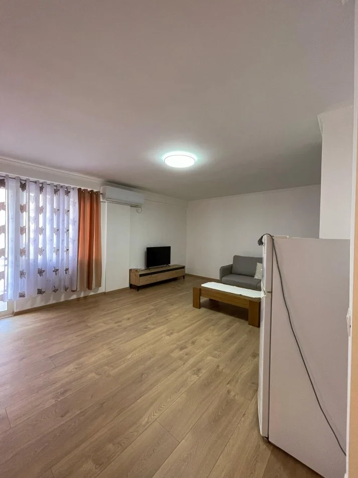 Tirane, jepet me qera apartament 3+1+Ballkon Kati 2, 117 m² 450 € (Fresk)