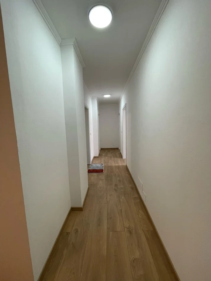 Tirane, jepet me qera apartament 3+1+Ballkon Kati 2, 117 m² 450 € (Fresk)