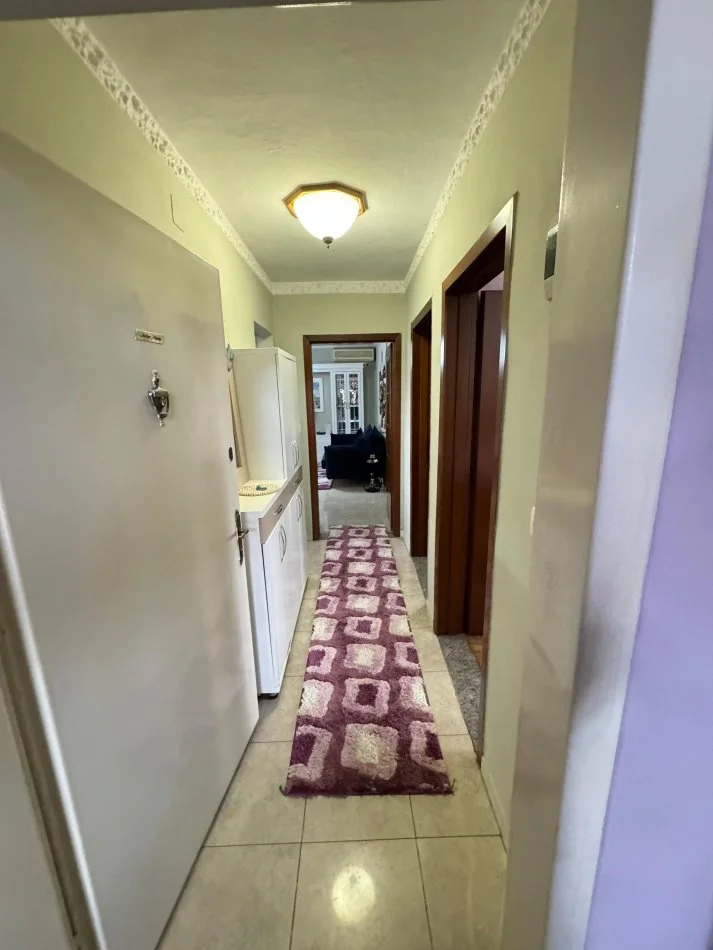 Tirane, jepet me qera apartament 2+1 Kati 5, 85 m² 500 € (rruga muhamet gjollesha)