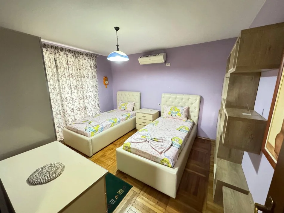 Tirane, jepet me qera apartament 2+1 Kati 5, 85 m² 500 € (rruga muhamet gjollesha)