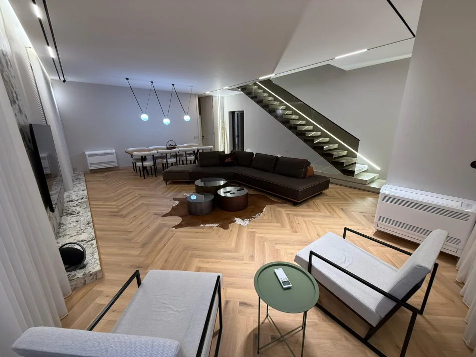 Tirane, shes 2 Katshe Kati 0, 1.000 m² 890.000 € (rruga dervish shaba)