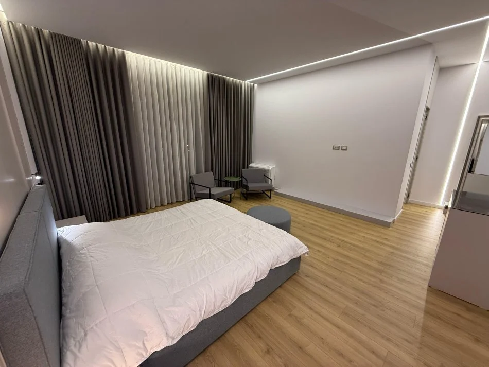 Tirane, shes 2 Katshe Kati 0, 1.000 m² 890.000 € (rruga dervish shaba)