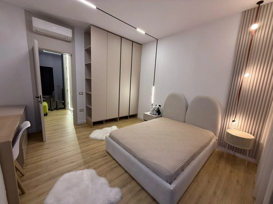 Tirane, shes 2 Katshe Kati 0, 1.000 m² 890.000 € (rruga dervish shaba)