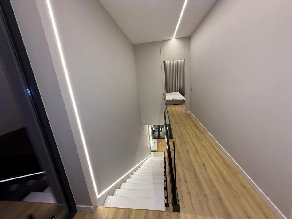 Tirane, shes 2 Katshe Kati 0, 1.000 m² 890.000 € (rruga dervish shaba)