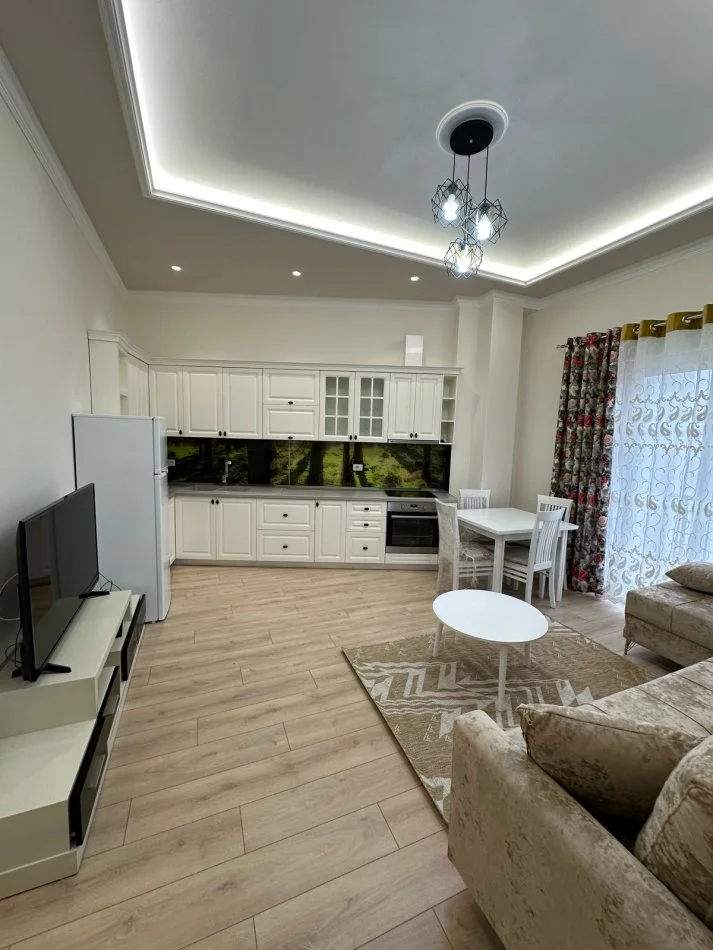 Tirane, jepet me qera apartament 2+1 Kati 4, 85 m² 600 € (liqeni i thate)