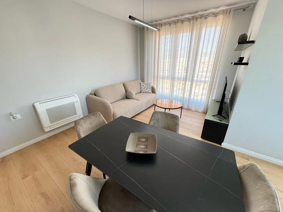 Tirane, jap me qera apartament 1+1 Kati 3, 60 m² 600 € (rruga alidemi)
