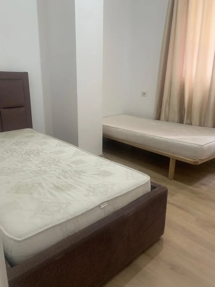 Tirane, shitet 2+1 Kati 2, 76 m² 95.000 € (Shkoze)