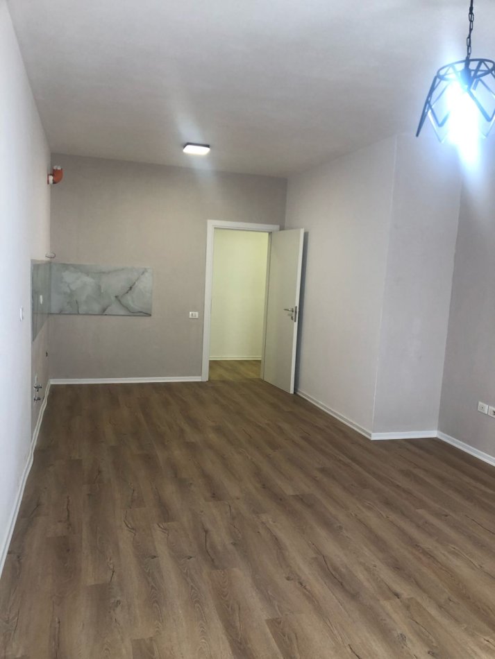 Tirane, shitet apartament 1+1 Kati 4, 79 m² 110.000 € (Astir)