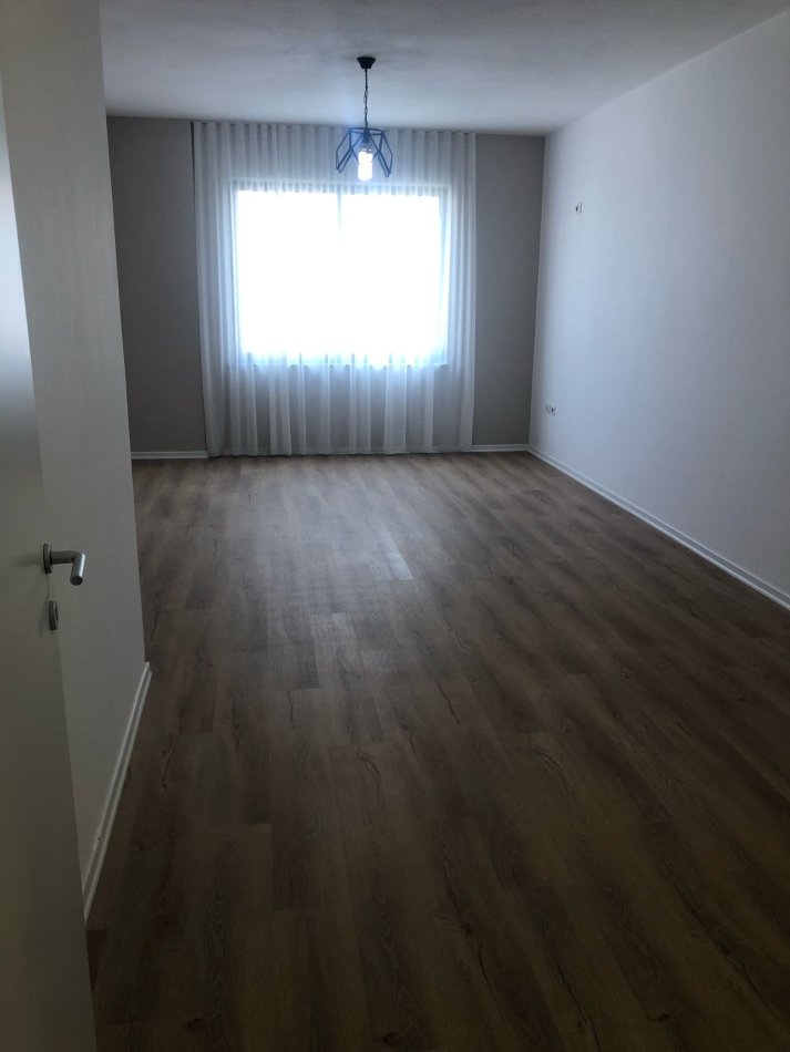 Tirane, shitet apartament 1+1 Kati 4, 79 m² 110.000 € (Astir)