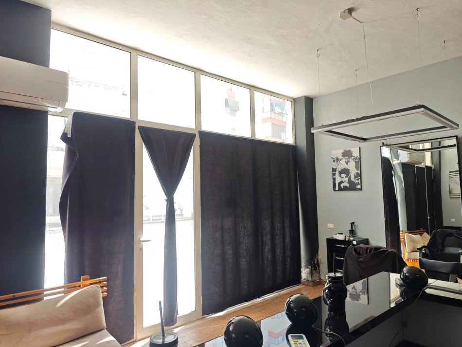 Tirane, Dyqan me qira Kati 0, 80 m² 400 € (Fresk)