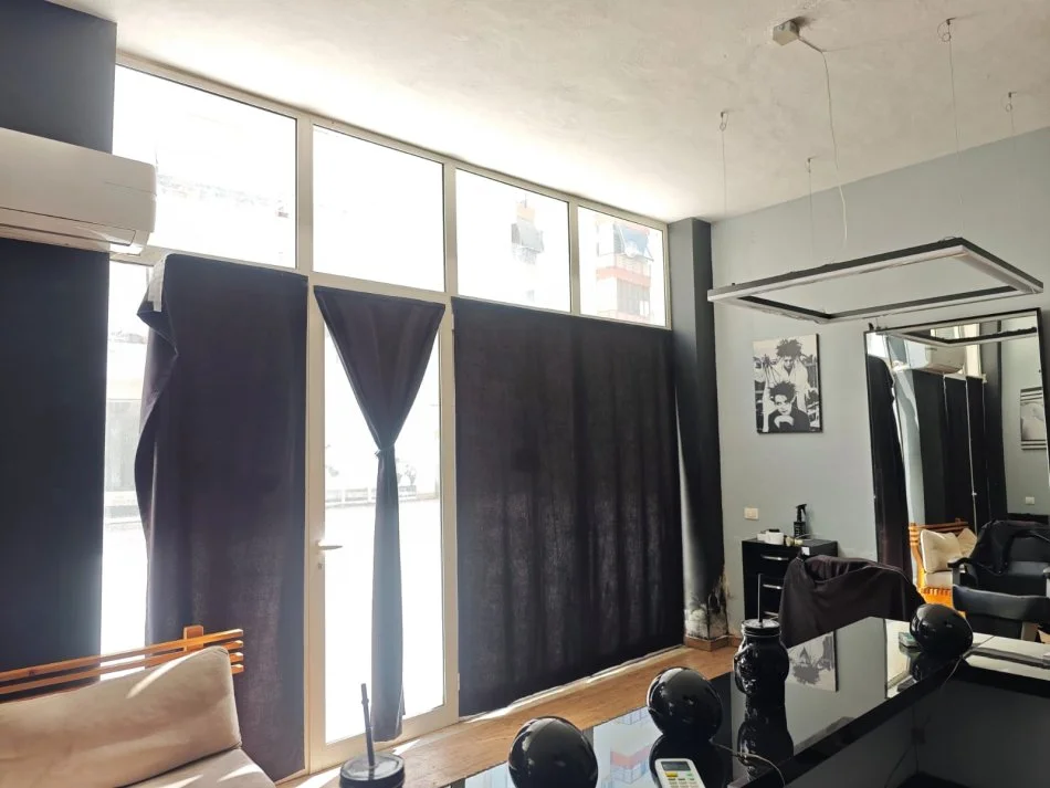 Tirane, Dyqan me qira Kati 0, 80 m² 400 € (Fresk)