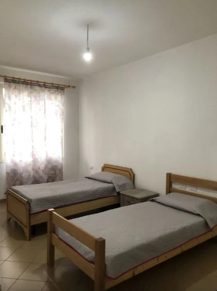 Tirane, jepet me qera apartament 2+1+Ballkon Kati 6, 96 m² 400 € (fresk)