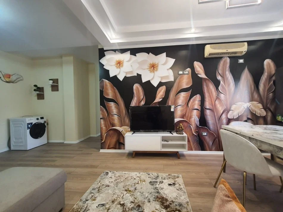 Tirane, jap me qera apartament 2+1+Ballkon Kati 3, 800 m² 850 € (Rruga Myslym Shyr)