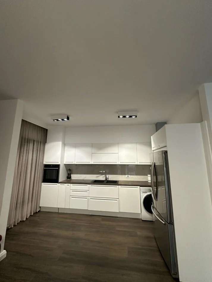 Tirane, shitet apartament 2+1+Ballkon Kati 5, 129 m² 350.000 € (Delijorgji)