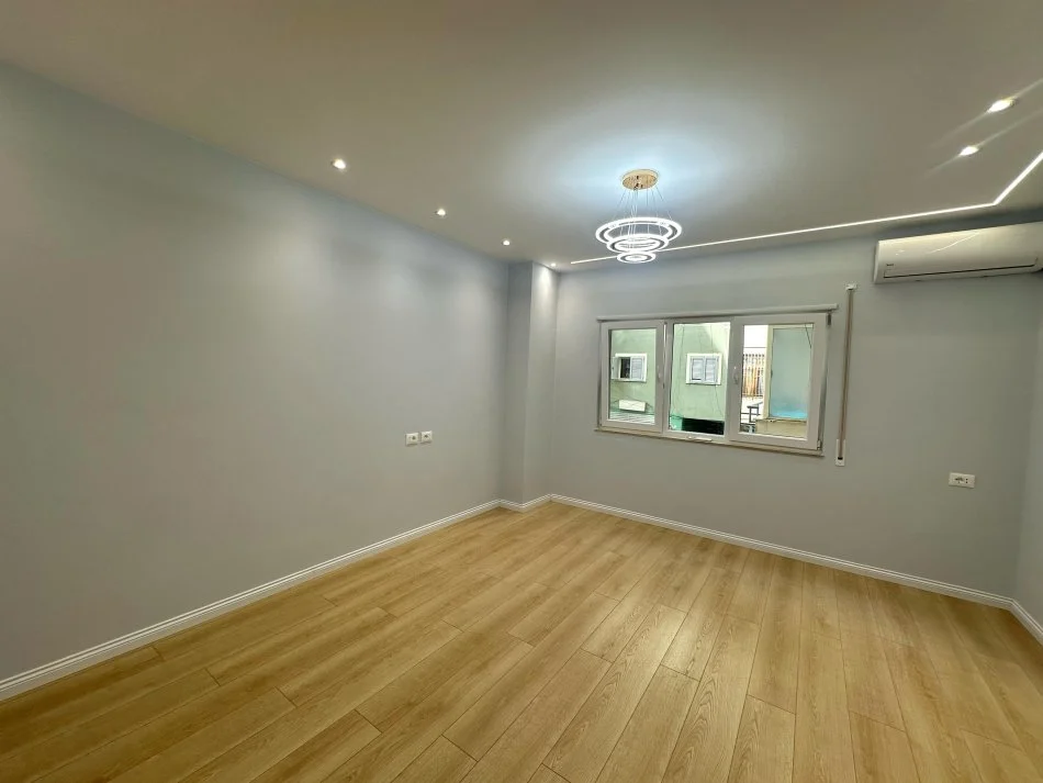 Tirane, shitet apartament 2+1+Ballkon Kati 2, 93 m² 265.000 € (Myslym Shyri)