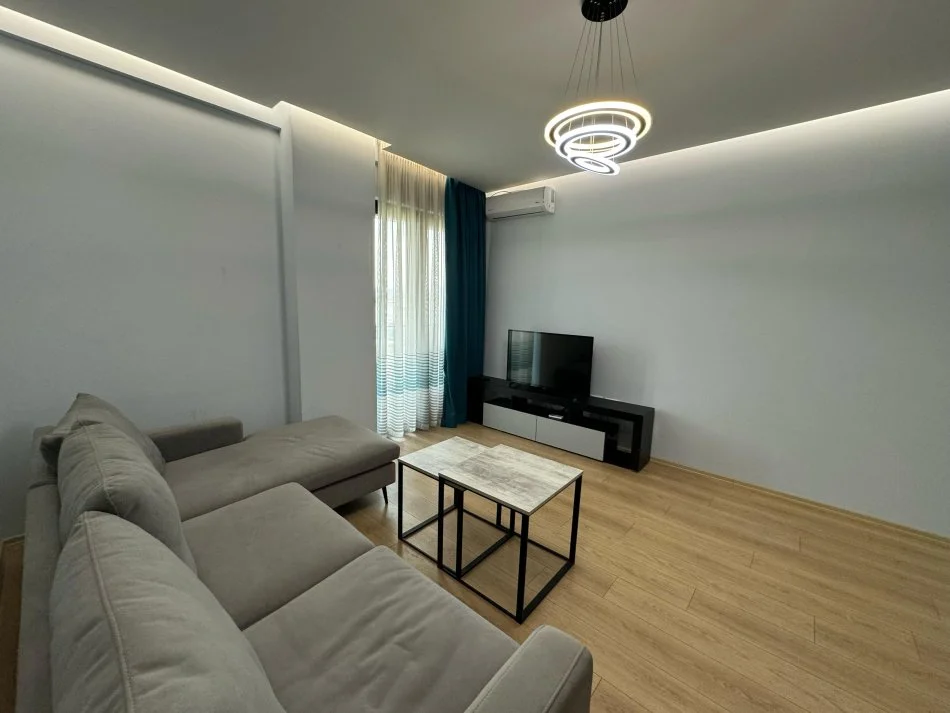 Tirane, jap me qera apartament 1+1+Ballkon Kati 6, 65 m² 500 € (Rruga e Dibres)