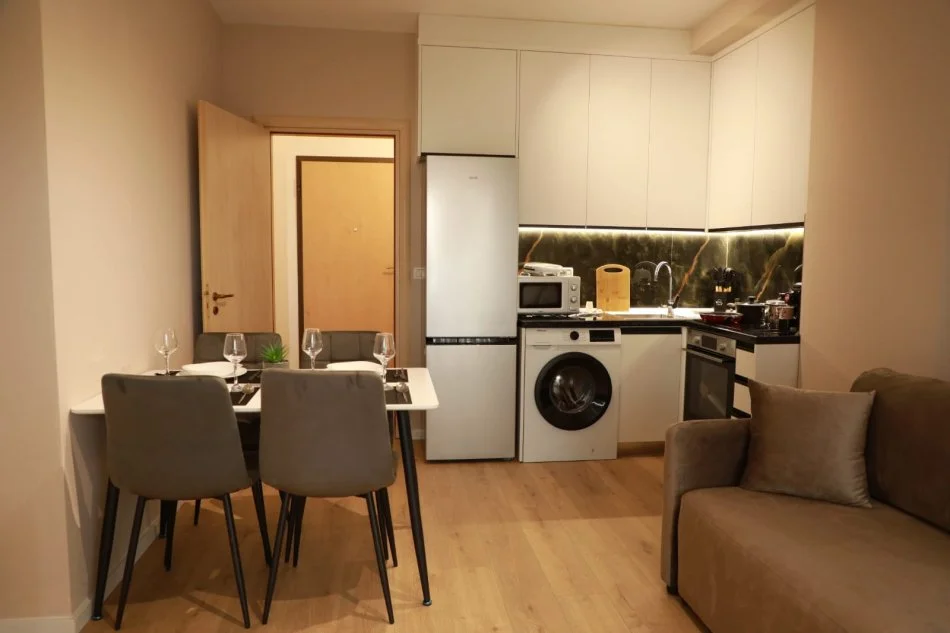 Durres, jepet me qera apartament 1+1+Ballkon Kati 4, 70 m² 600 € (Vollga)