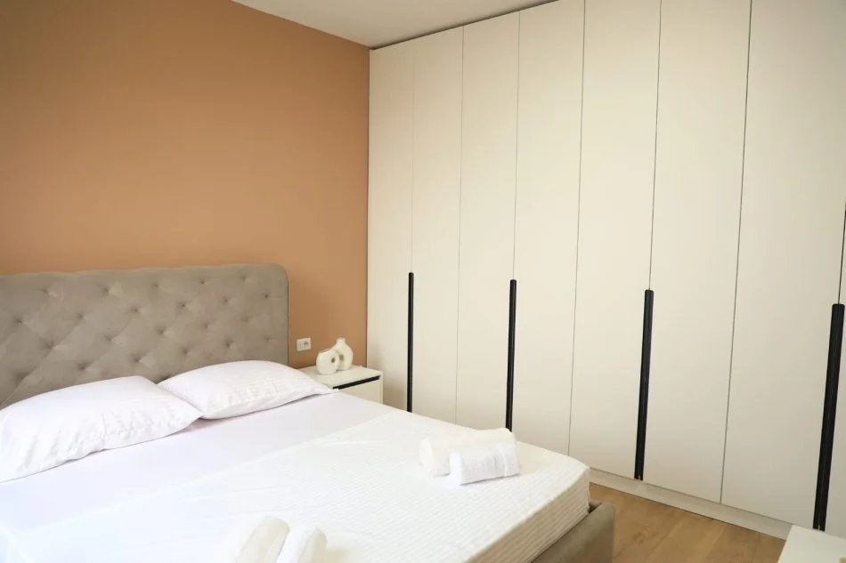 Durres, jepet me qera apartament 1+1+Ballkon Kati 4, 70 m² 500 € (Vollga)