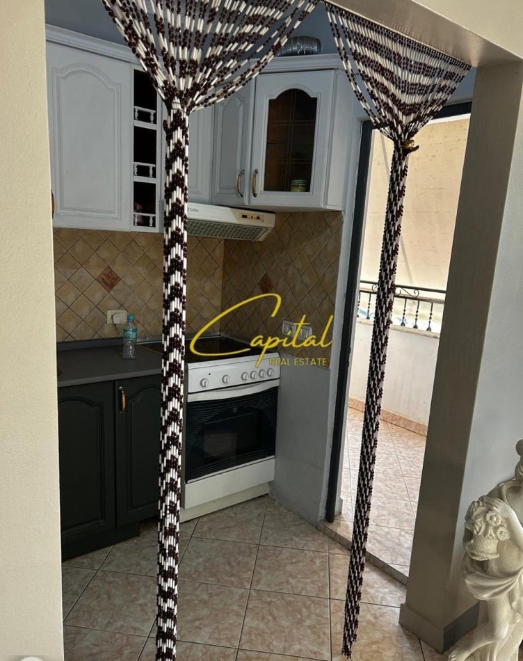 Tirane, jepet me qera apartament 2+1 Kati 6, 80 m² 420 € (LAPRAKE)
