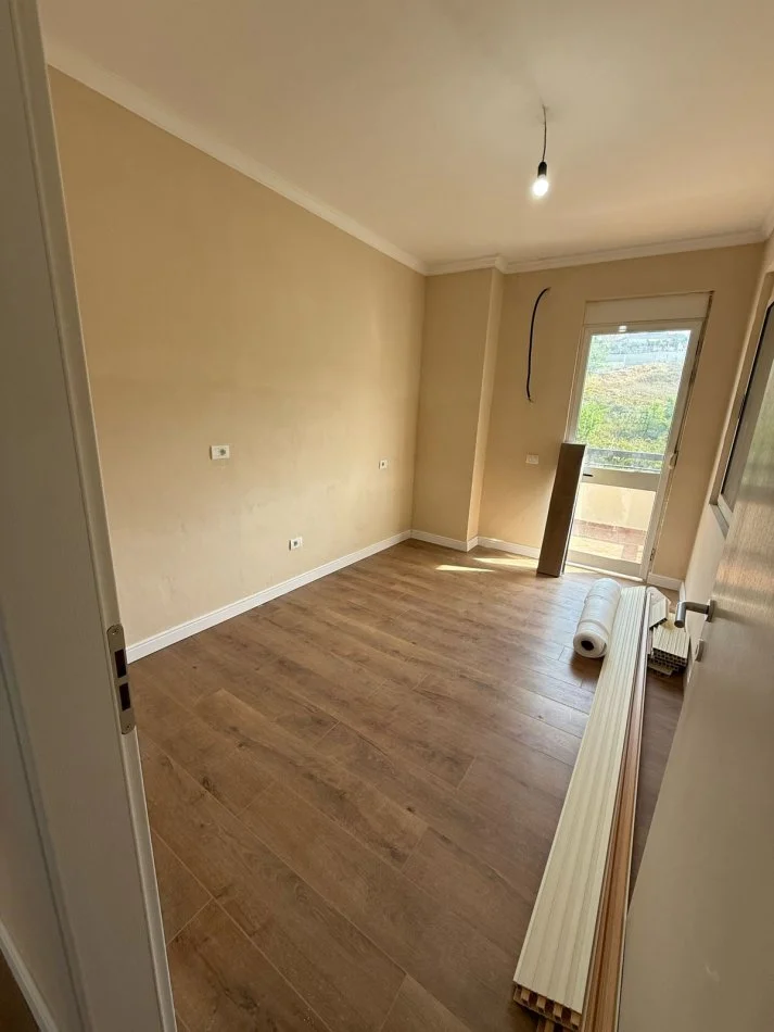 Shkembi Kavajes, shitet apartament 2+1+Aneks+Ballkon Kati 4, 73 m² 84.000 € (Shkembi i Kavajes)