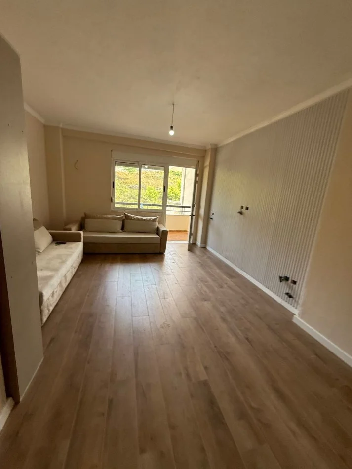 Shkembi Kavajes, shitet apartament 1+1+Ballkon Kati 4, 74 m² 73.000 € (Shkembi i Kavajes)