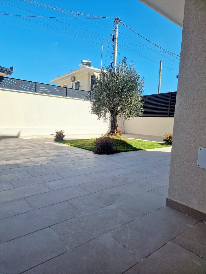 Spille, shitet Vile 4+1+Aneks+Ballkon Kati 2, 500 m² 480.000 € (Spille)Kavaje