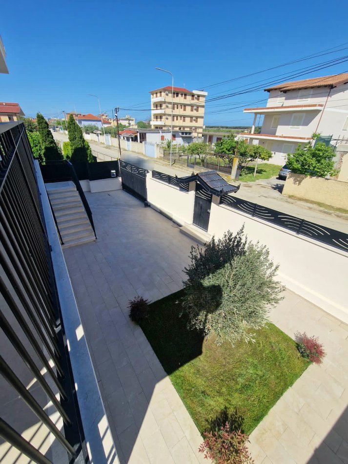 Spille, shitet Vile 4+1+Aneks+Ballkon Kati 2, 500 m² 480.000 € (Spille)Kavaje