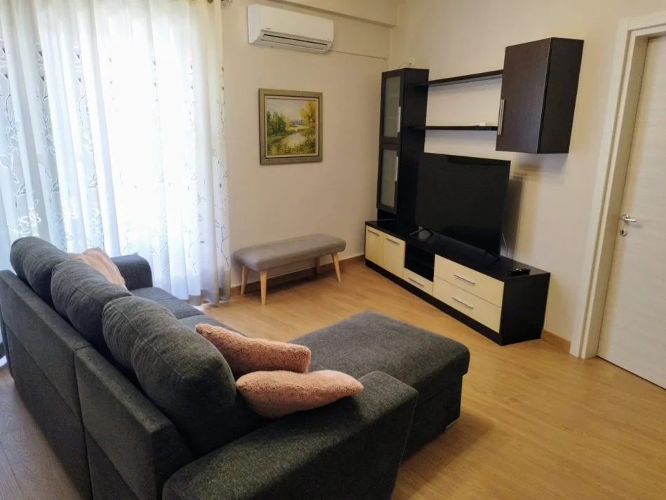 Tirane, jepet me qera apartament duplex 2 Katshe , 115 m² 1.300 € (Gjon Buzuku)