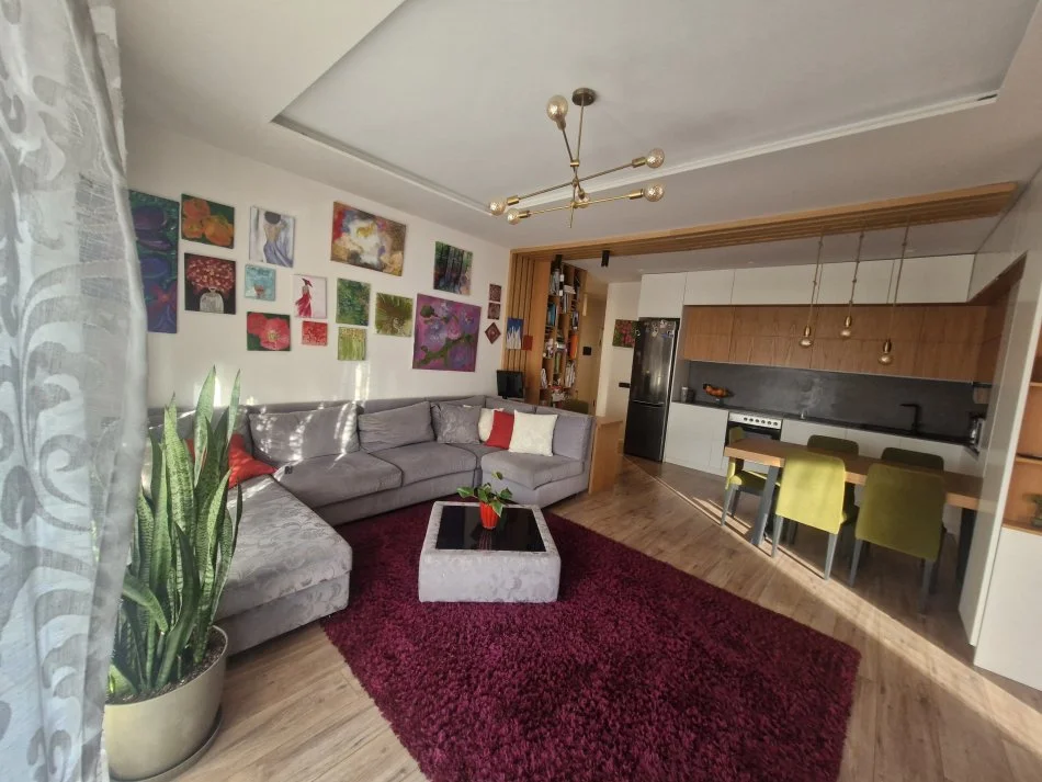 Tirane, shes apartament 2+1+Ballkon Kati 4, 112 m² 210.000 € (rruga Gramoz Pashko)