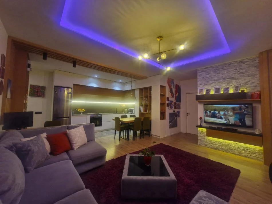 Tirane, shes apartament 2+1+Ballkon Kati 4, 112 m² 210.000 € (rruga Gramoz Pashko)