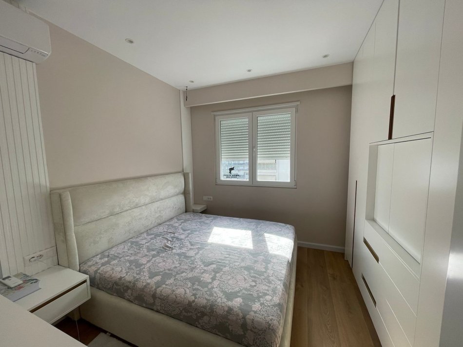 Tirane, shitet apartament 2+1+Ballkon Kati 5, 98 m² 355.000 € (KOMUNA E PARISIT)