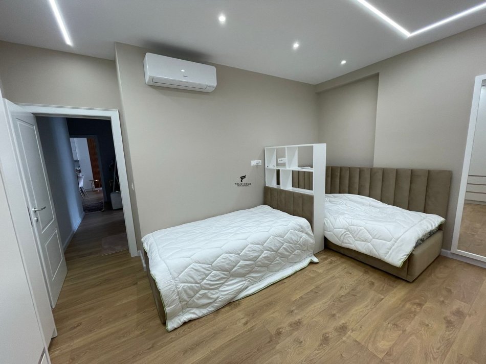 Tirane, shitet apartament 2+1+Ballkon Kati 5, 98 m² 355.000 € (KOMUNA E PARISIT)