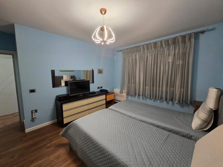 Tirane, shitet apartament 2+1 Kati 7, 107 m² 165.000 € (Laprak blloku Gintash)