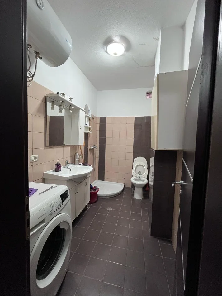 Tirane, shitet apartament 2+1 Kati 6, 117 m² 155.000 € (SHITET SUPER APARTAMENT 2+1+2 ME DY BALLKONE TE PALLATET ÇABEJ NE YZBERISHT.)