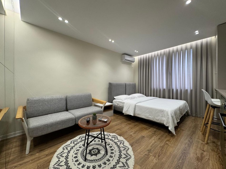 Tirane, shitet apartament 1+1 Kati 2, 60 m² 184.000 € (SHITEN BASHKE: Apartament 1+1 dhe Studio, ne rrugen Tefta Tashko, Pazari i ri.)