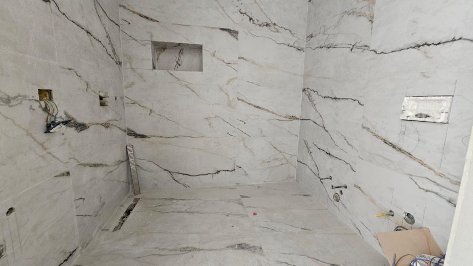 Tirane, shitet apartament 2+1 Kati 5, 300.000 € 
