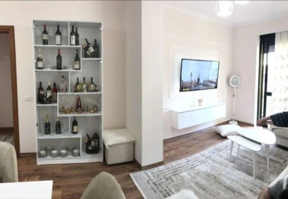 Tirane, shes apartament 3+1+Ballkon Kati 1, 122 m² 240.000 € 