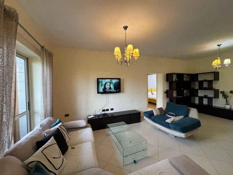 Tirane, jepet me qera apartament 2+1+Aneks+Ballkon Kati 2, 85 m² 700 € (RRUGA SULEJMAN DELVINA KOMUNA E PARISIT)