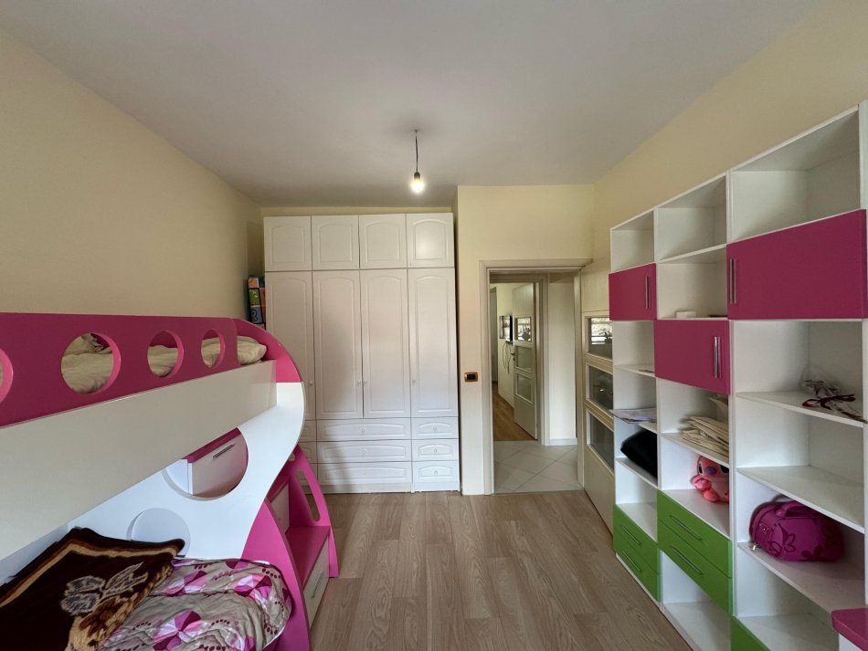 Tirane, jepet me qera apartament 2+1+Aneks+Ballkon Kati 2, 85 m² 750 € (RRUGA SULEJMAN DELVINA KOMUNA E PARISIT)