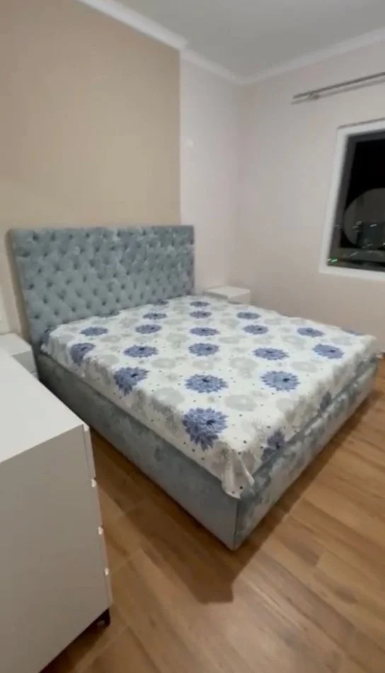 Tirane, jepet me qera apartament 2+1 Kati 10, 100 m² 35,000 leke (Kamez ( Perball Rajonit Policor )