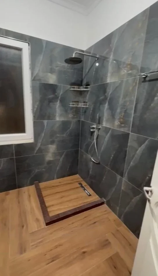 Tirane, jepet me qera apartament 2+1 Kati 10, 100 m² 35,000 leke (Kamez ( Perball Rajonit Policor )