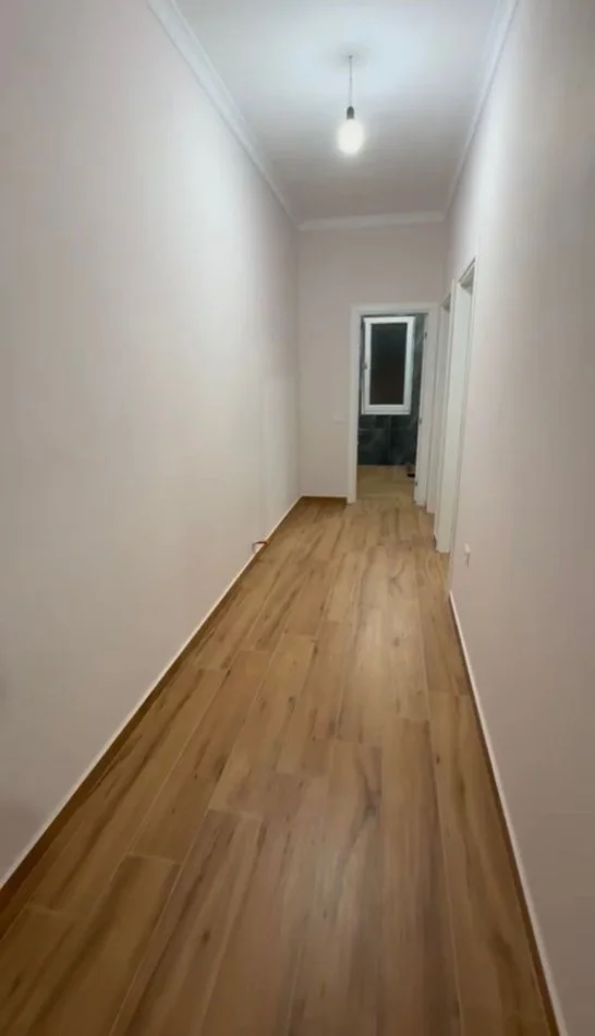 Tirane, jepet me qera apartament 2+1 Kati 10, 100 m² 35,000 leke (Kamez ( Perball Rajonit Policor )
