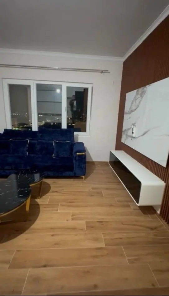 Tirane, jepet me qera apartament 2+1 Kati 10, 100 m² 35,000 leke (Kamez ( Perball Rajonit Policor )